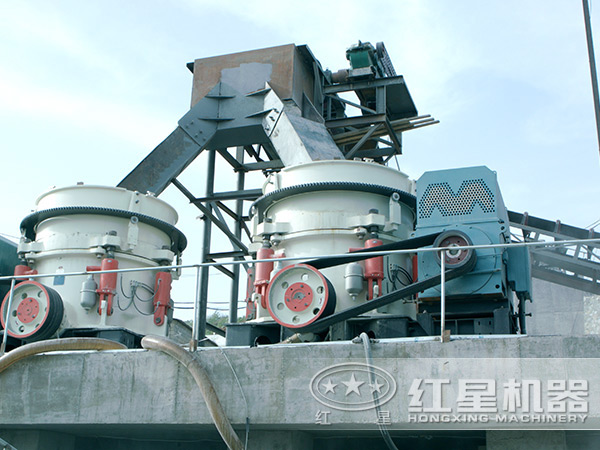 圓錐破碎機工作現場