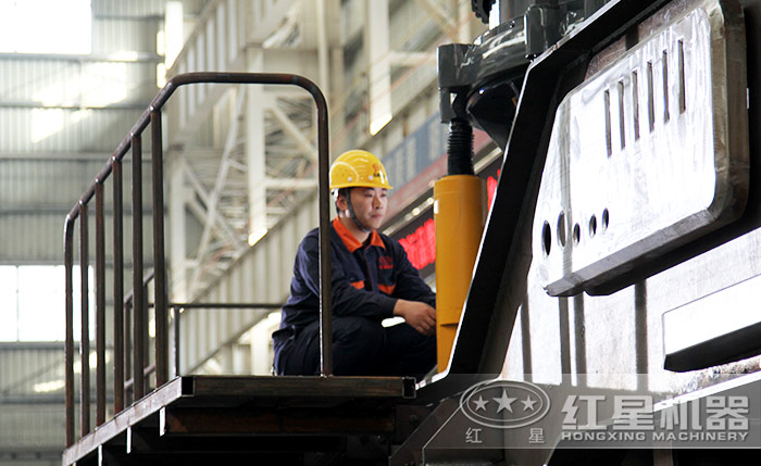 流動碎石機(jī)生產(chǎn)車間 流動碎石機(jī)生產(chǎn)車間