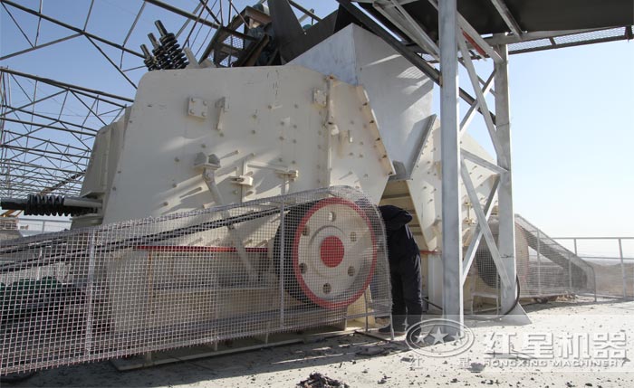 反擊式破碎機工作現場實拍 反擊式破碎機工作現場實拍