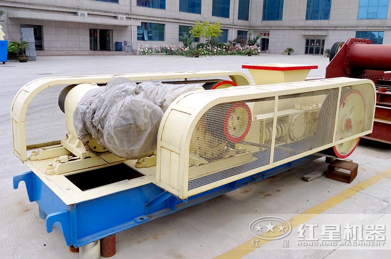 對(duì)輥式破碎機(jī) 對(duì)輥式破碎機(jī)