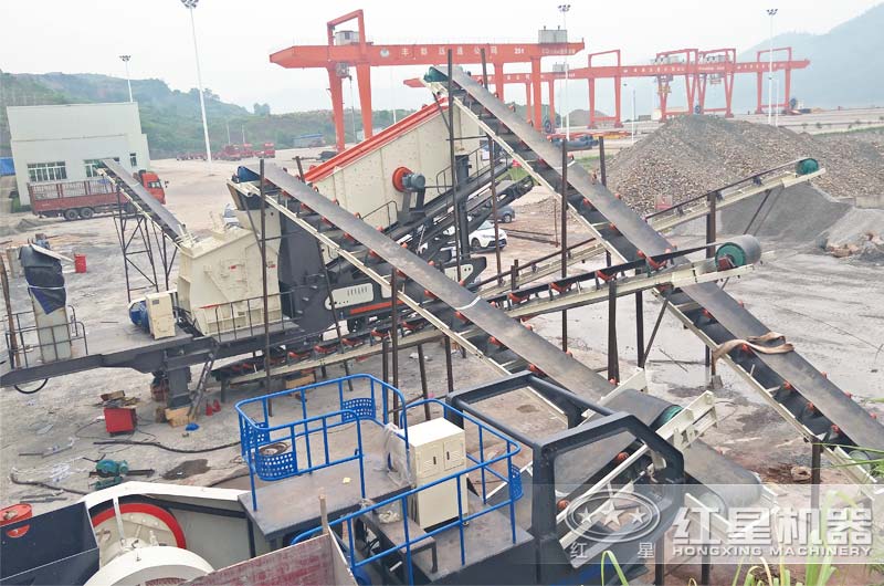 移動破碎機工作現場實拍 移動破碎機工作現場實拍