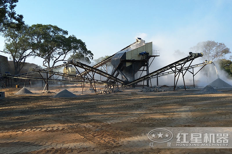 反擊破處理石灰石室外生產現場