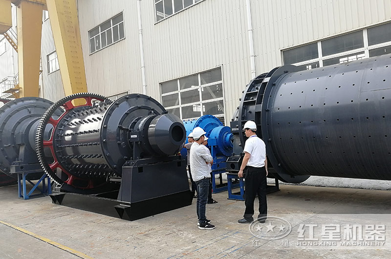 客戶到廠參觀球磨機(jī)設(shè)備 客戶到廠參觀球磨機(jī)設(shè)備
