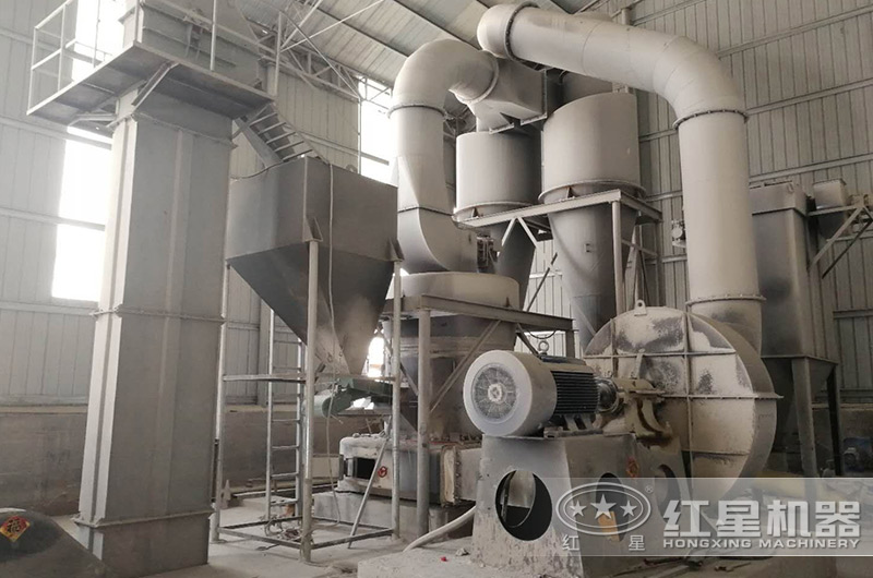 粉煤灰磨粉生產(chǎn)現(xiàn)場 粉煤灰磨粉生產(chǎn)現(xiàn)場