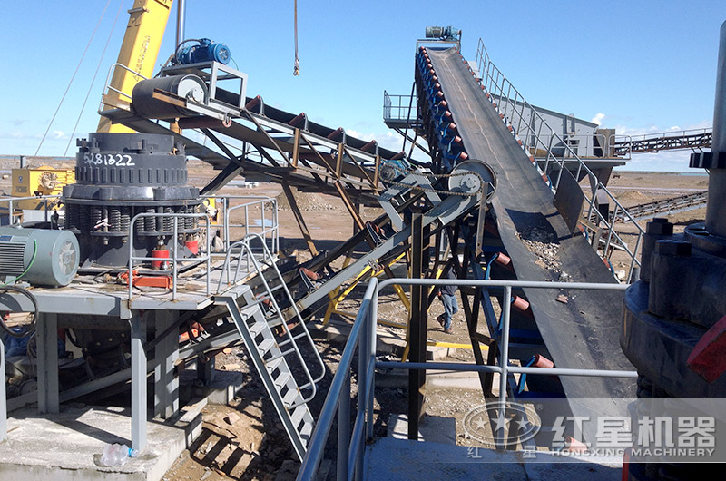 硬巖破碎機(jī)現(xiàn)場實(shí)拍，破碎花崗巖