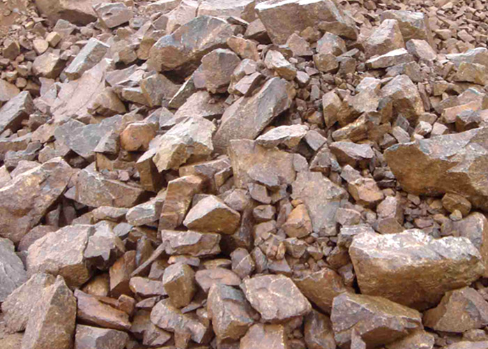 鐵礦石破碎設(shè)備型號(hào)有哪些？多少錢一臺(tái)？