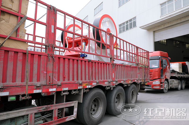 69鄂式破碎機(jī)規(guī)模中等,價(jià)格便宜合理 69鄂式破碎機(jī)規(guī)模中等,價(jià)格便宜合理