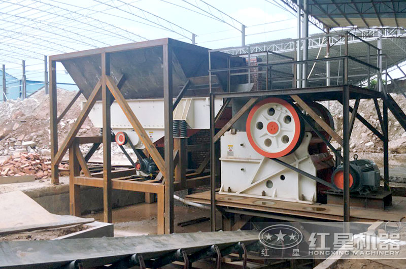 912顎式破碎機生產現場 912顎式破碎機生產現場