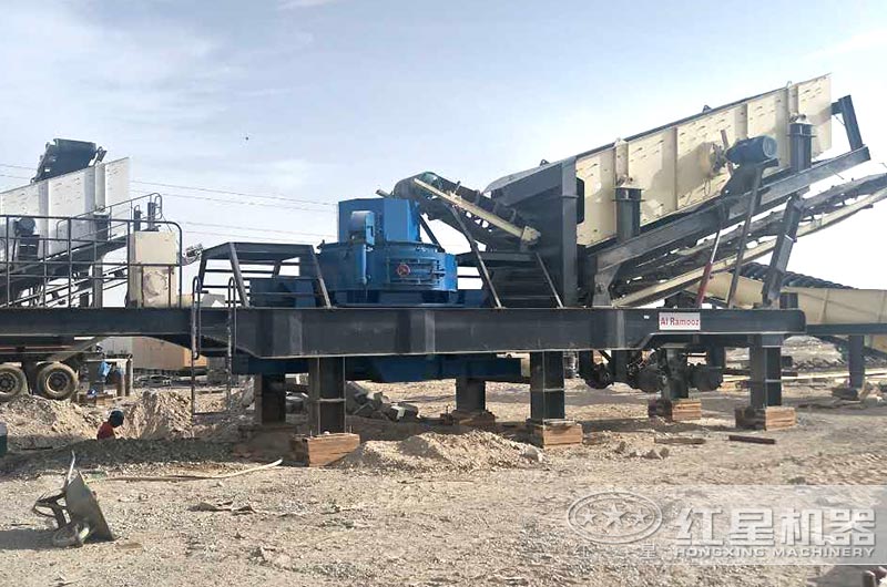 移動式石英石制砂機生產現場，一機抵一條生產線