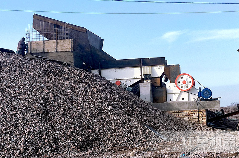 大型粗砂粉碎機生產現場實拍