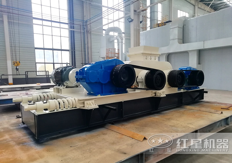 小型液壓對輥破碎機實拍