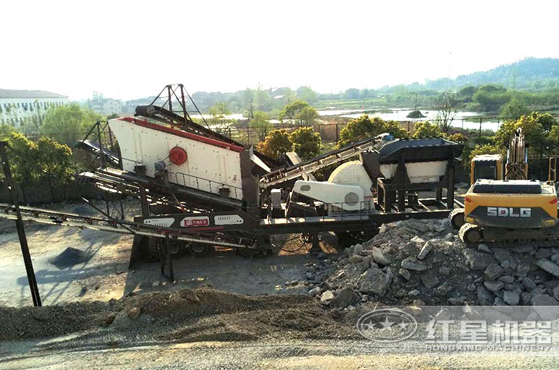 時產300噸移動式煤炭破碎生產線 時產300噸移動式煤炭破碎生產線